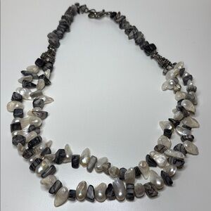 Vintage artisan Black Cream Bead quartz chip mother pearl shell Necklace boho ⭐️